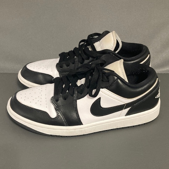 Jordan 1 Low womens 9 - Picture 2 of 7